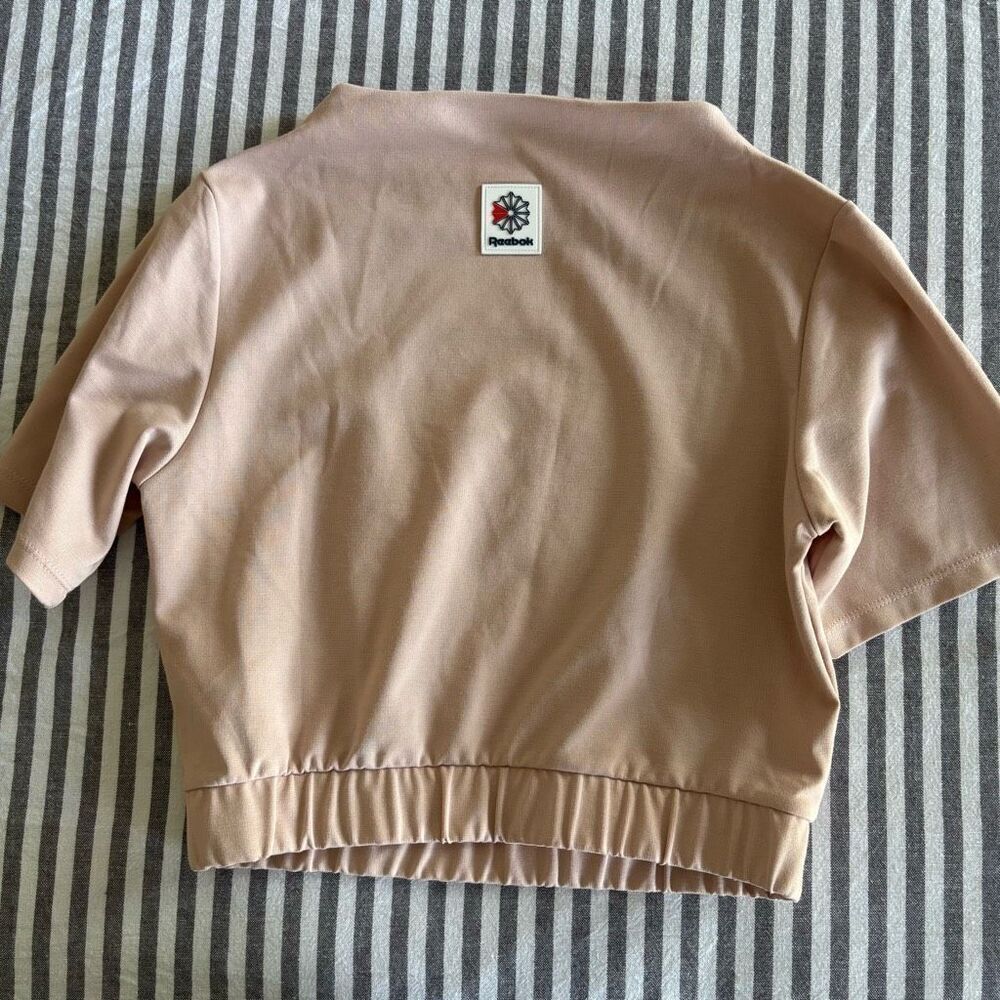 Reebok Classic ES Crop Tee Women’s Size Small - Picture 5 of 11